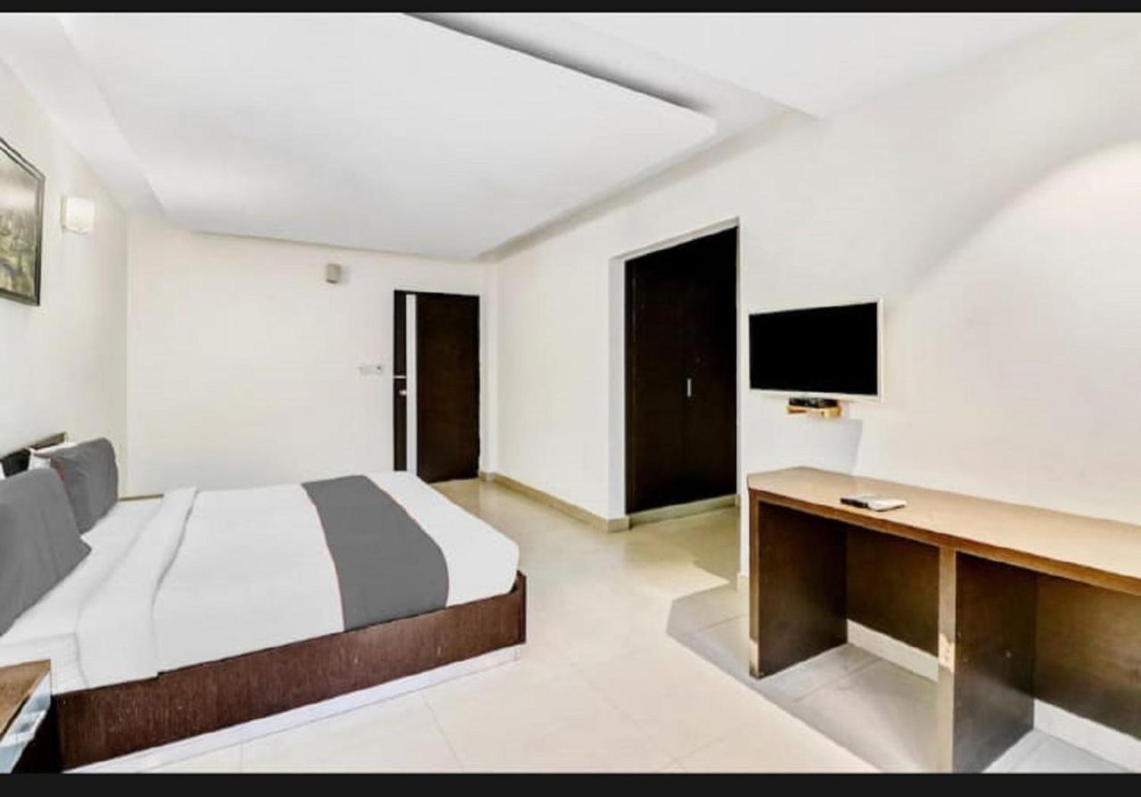 Aerocity Hotel Jindal Palace Delhi- A Well Hygiene Property"All Staff Vaccinated " 뉴델리 외부 사진