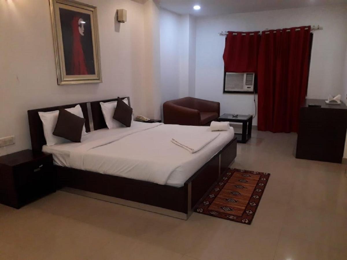 Aerocity Hotel Jindal Palace Delhi- A Well Hygiene Property"All Staff Vaccinated " 뉴델리 외부 사진